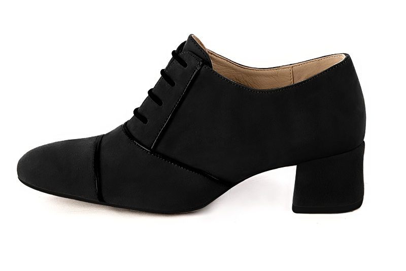 Matt black women's essential lace-up shoes. Round toe. Low flare heels - Florence KOOIJMAN
